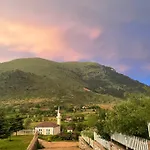 Lura Hotel
