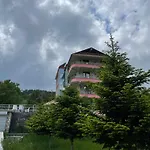 Lura Hotel