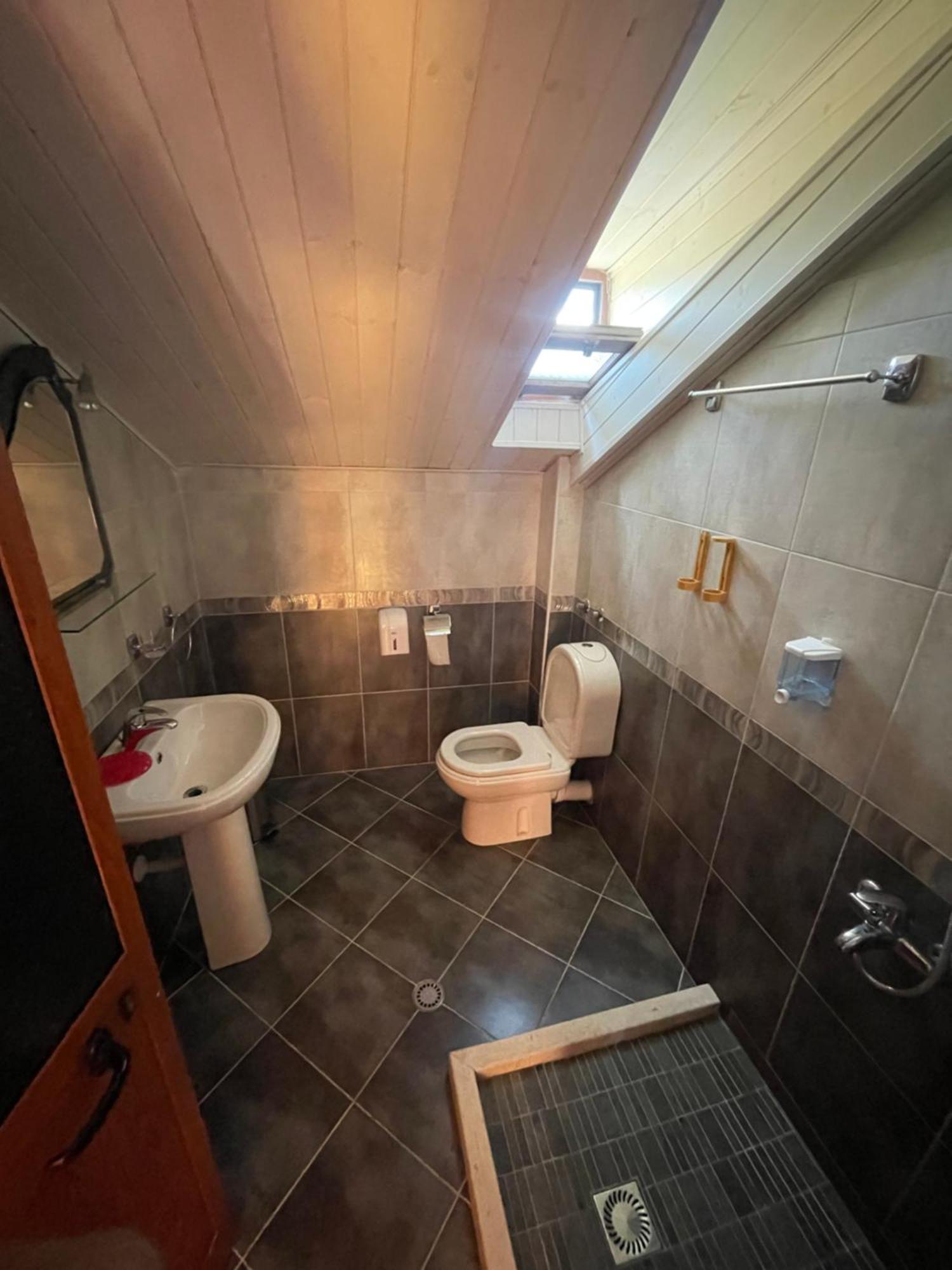 Lura Hotel Fushe-Lure